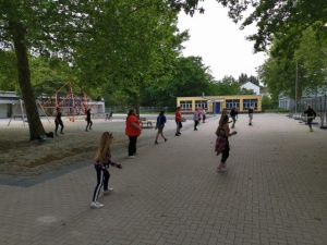Turnen und Fitness unter freiem Himmel ...