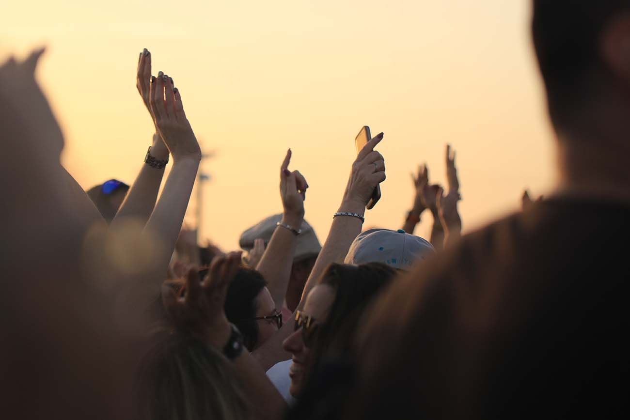 singen-tanzen-hands-4212584-3x2-1300px