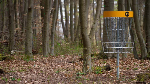 Diskgolf im Weseruferpark ...