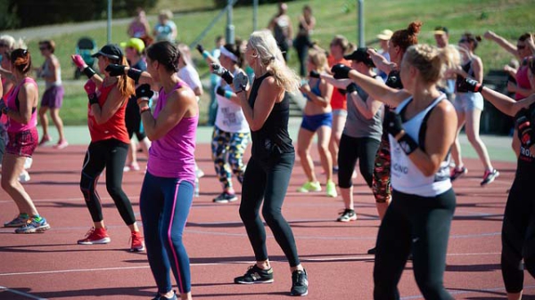 Zumba, Fitness durch Tanz ...